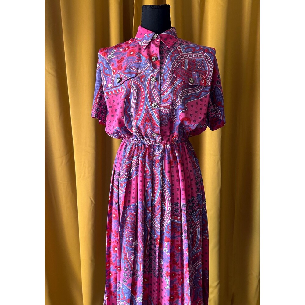 Vintage 1980s Fuchsia Paisley Shirtdress, Medium - Picture 2 of 8